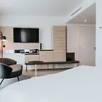 Novotel Centre Gare מלון אנז'ה