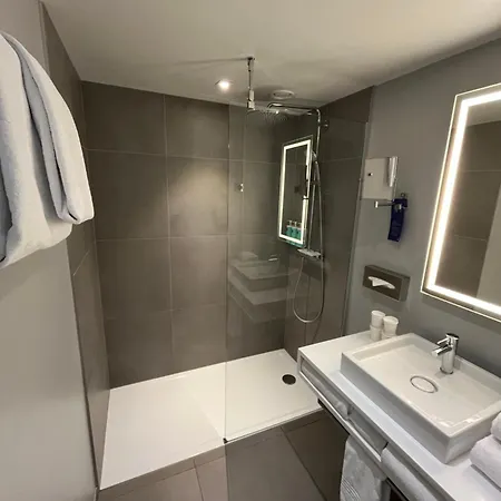 Novotel Centre Gare Hotell 4*