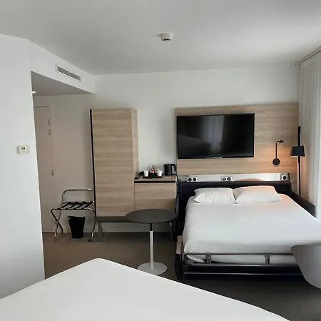 Hotell Novotel Centre Gare Angers
