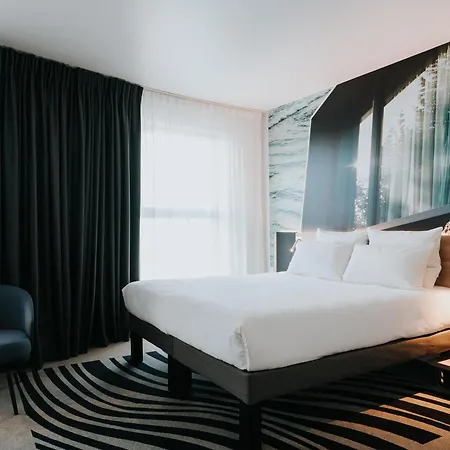 Novotel Centre Gare Hotel 4*