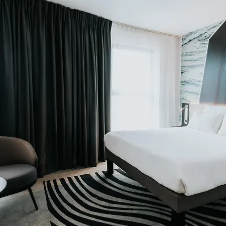 Hotell Novotel Centre Gare 4*
